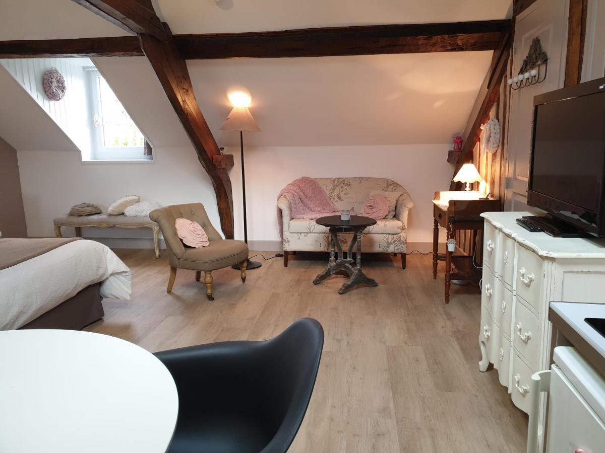 D'Anciennes "Chambres De Bonnes" Honfleur Exterior photo